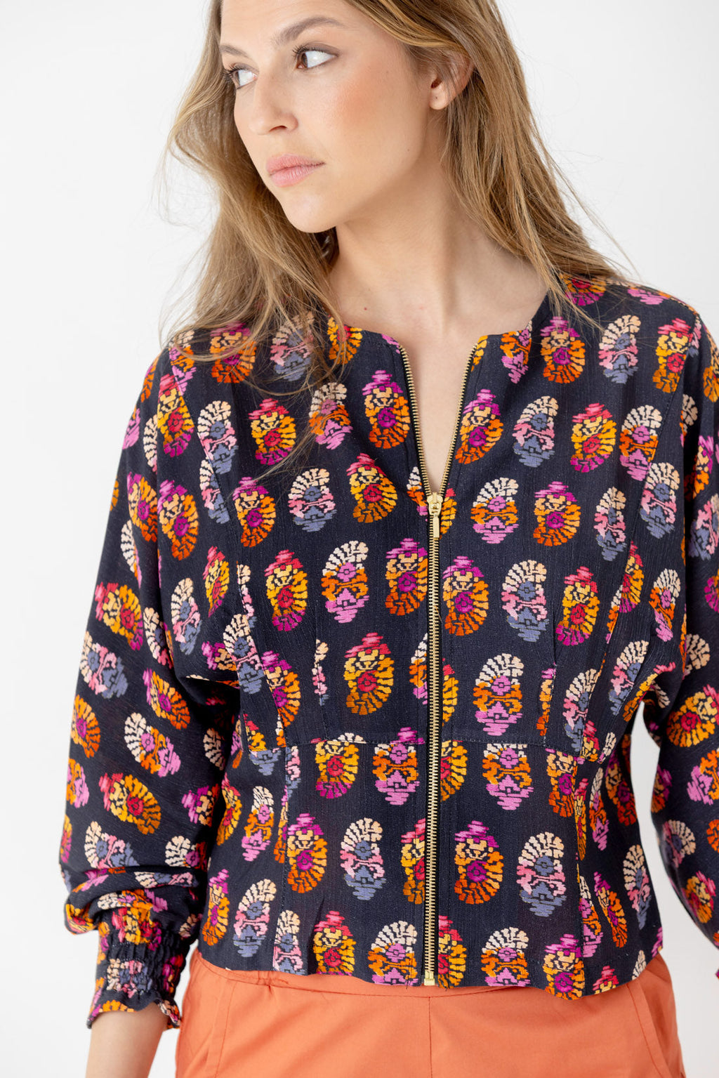 CHAQUETA MARIPOSA ROSETONES