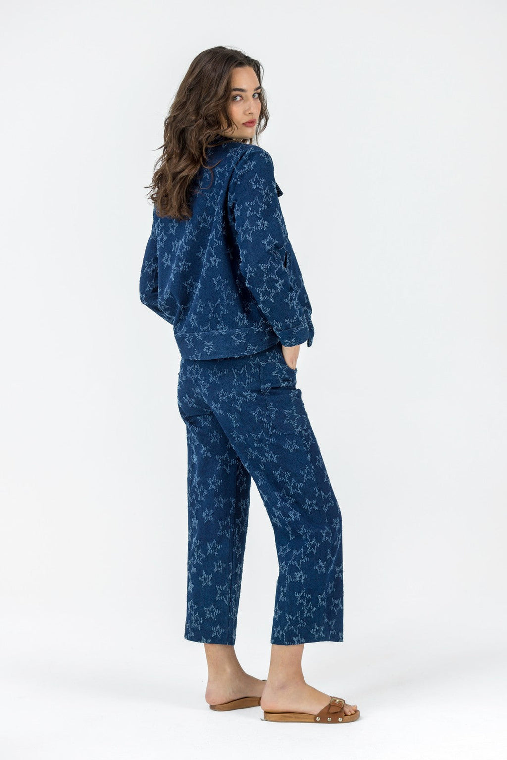 TOTAL LOOK CAZADORA ESTRELLA