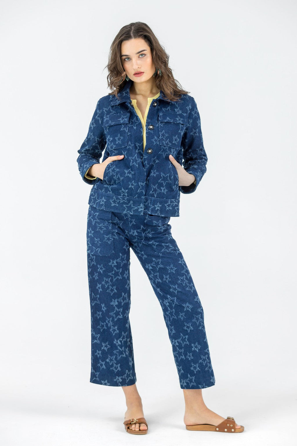 TOTAL LOOK CAZADORA ESTRELLA