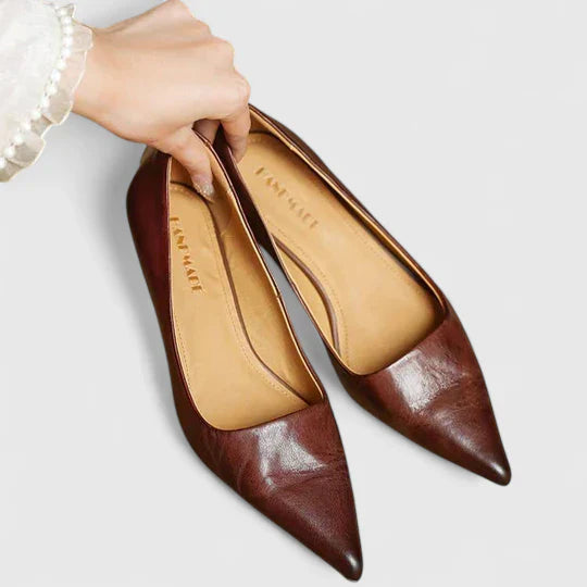 Isidora | Tacones ortopédicos con punta fina y tacón bajo