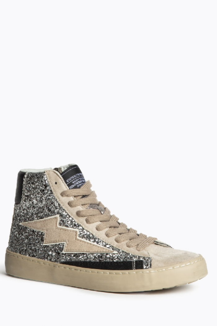 Sneakers negro con rayo glitter y tachuelas