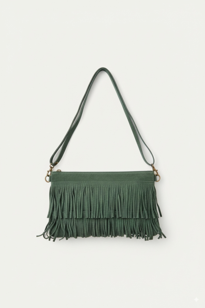 Bolso sobre de ante con flecos verde botella