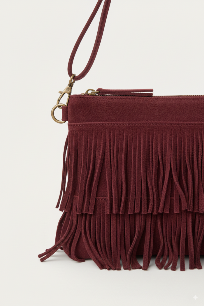 Bolso sobre de ante con flecos  granate