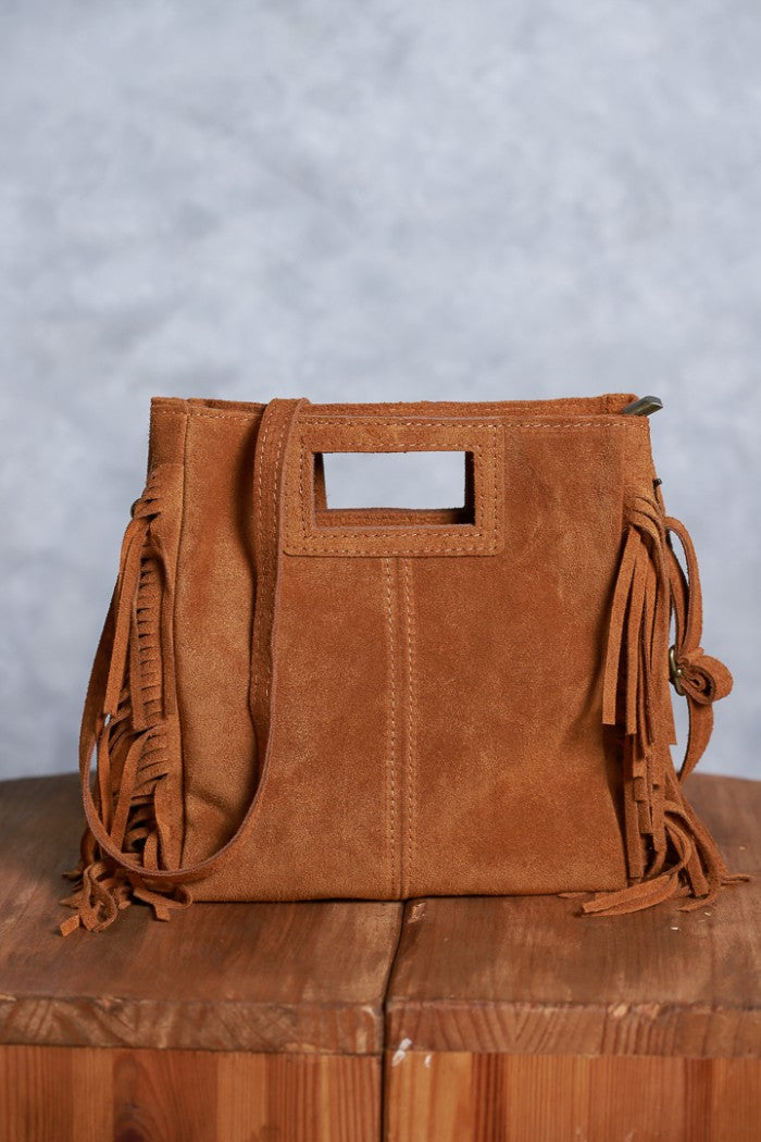 Bolso de ante con flecos camel