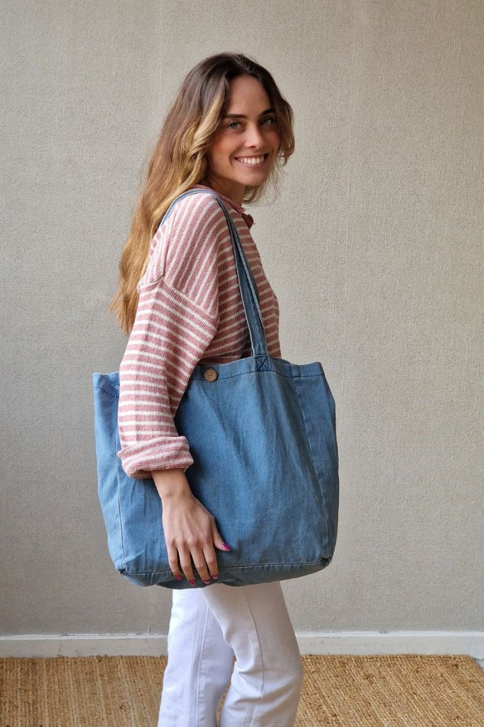Bolso de tela vaquera clara con opción de personalizarlo