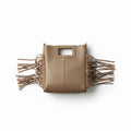 Bolso de piel con flecos topo