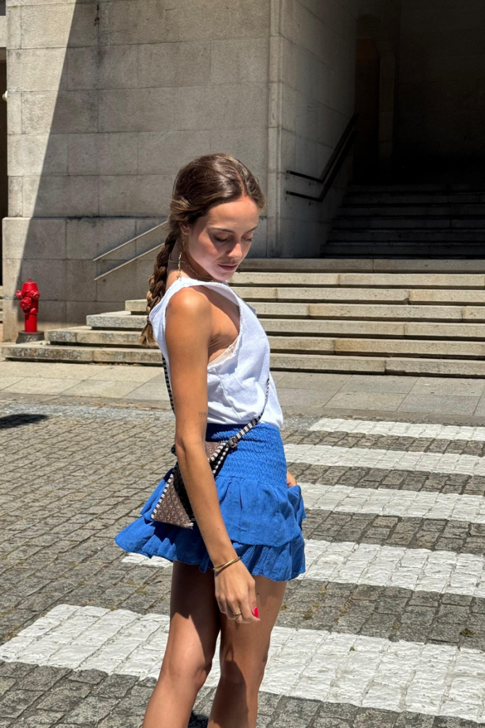 Minifalda pantalón con goma ancha azulona