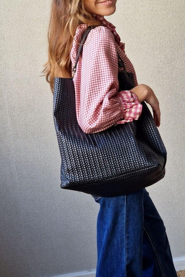 Bolso de piel trenzada negro