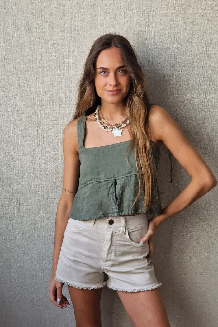 Top de tirantes lino color verde militar