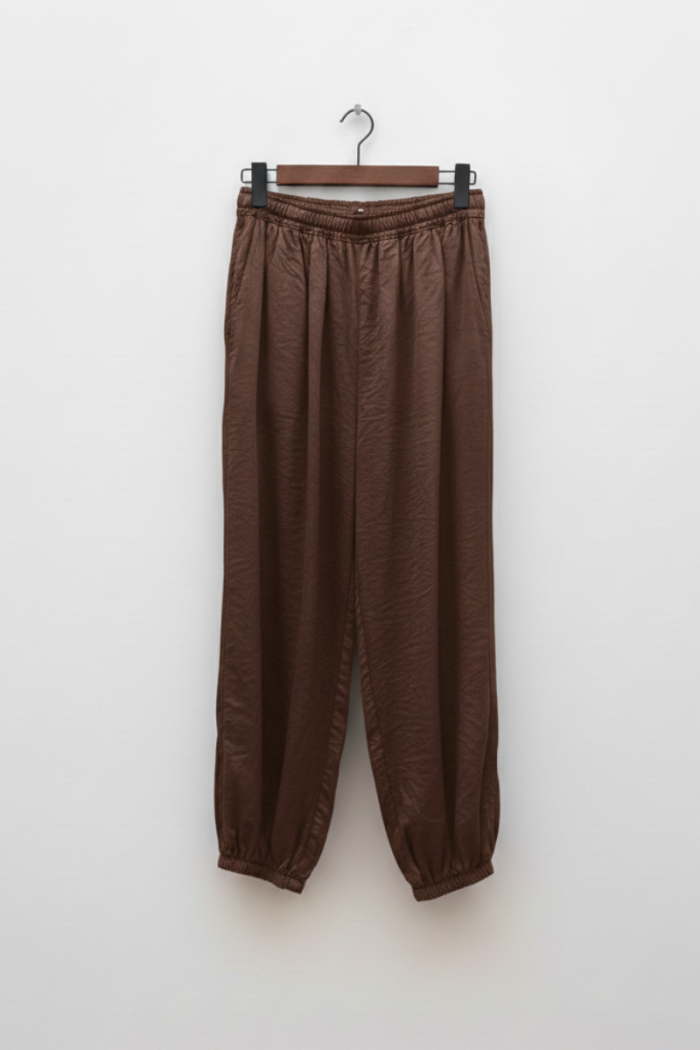 Pantalón bombacho tipo raso marrón