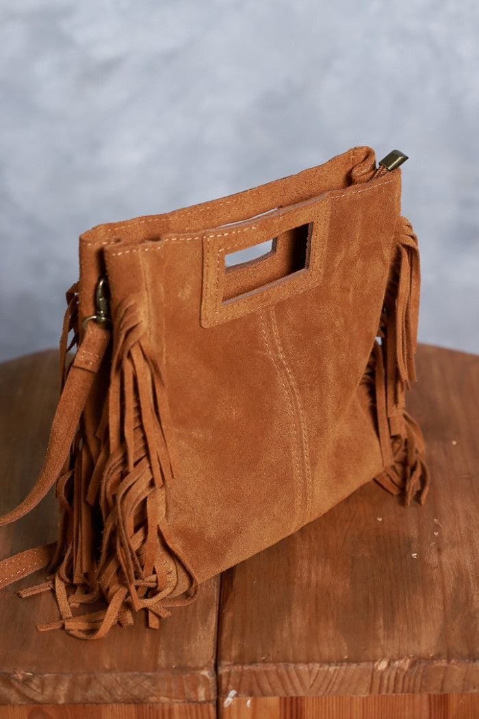 Bolso de ante con flecos camel