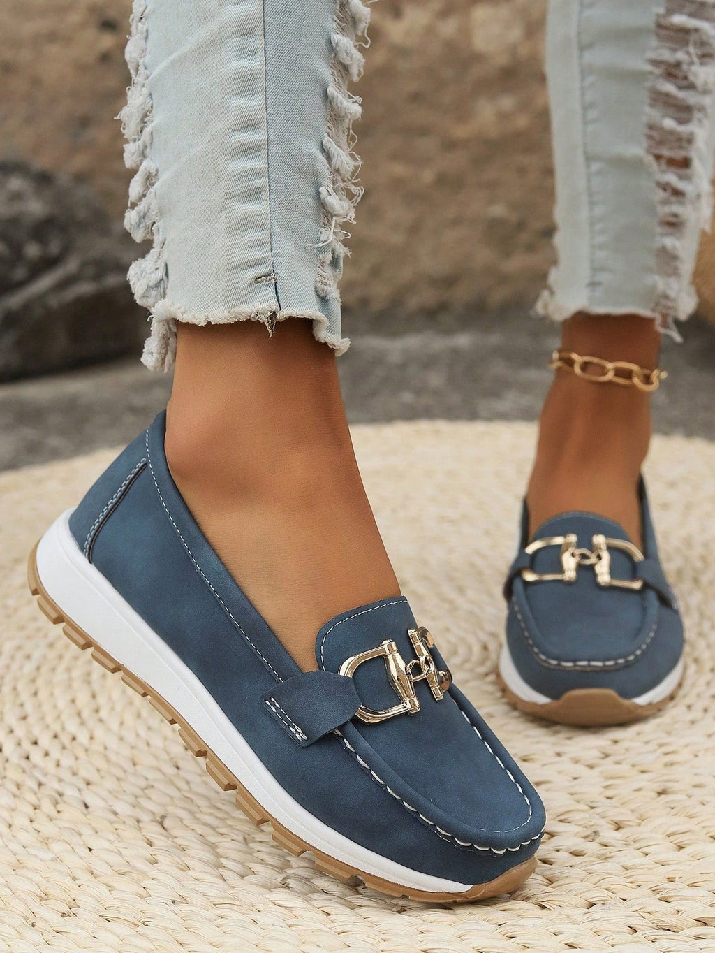 Graciela | Mocasines para mujer con hebilla y suela cómoda